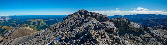 On the west ridge to the summit.