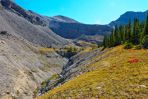 Views back to a gorgeous alpine scene beneath "Grimes" and "Chupacabra".