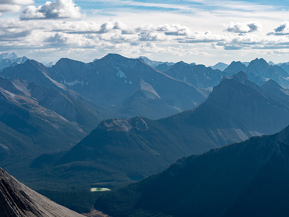 Mount Byng and Marvel Peak over Watridge Lake.