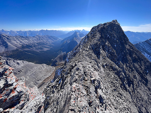 Difficult terrain on the south ridge of Mount Allenby looking south.
