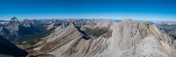 Views west (L) and north (R) along the south ridge of Mount Allenby.