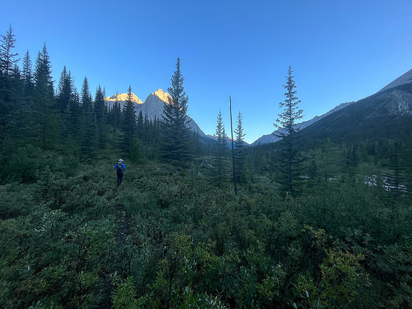 A cool morning hike up the North Fork Pass Trail.
