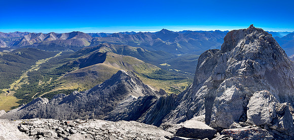 Traversing the summit ridge on Cuthead Peak.