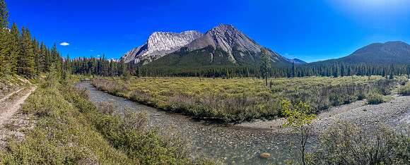 Hiking back along the Cascade River.