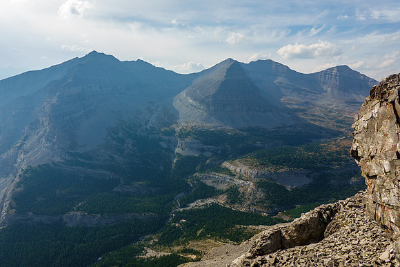 The upper reaches of Henretta Creek look like amazing landscapes to hike through.