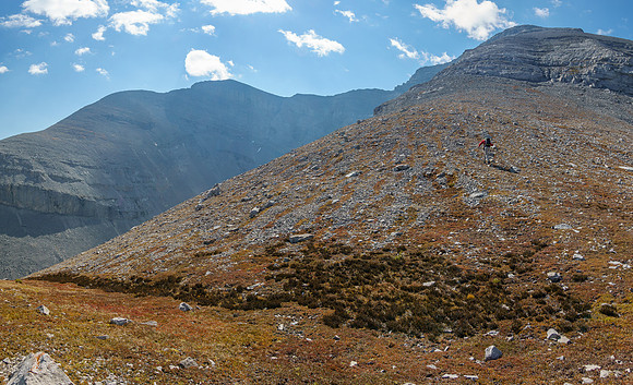 Cornelius hikes up to the moderate slabs above. Scrimger at upper left.