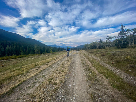 The biking up Cataract Creek is pretty darn easy for the first ~5km.