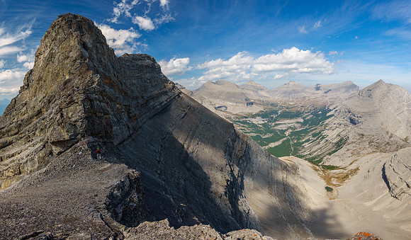 Ready to reverse our scree ledge traverse.
