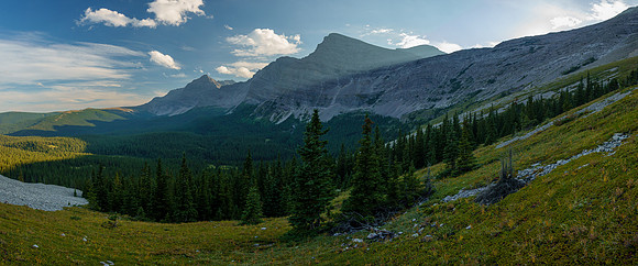 Cataract Plateau (L), McQuarrie, Scrimger and the headwall (R).
