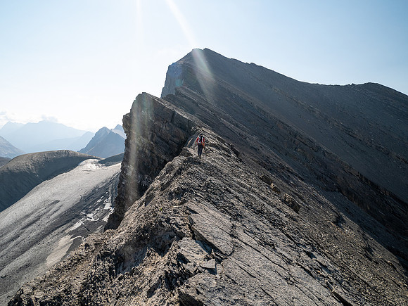 Scrambling up the NW ridge of Skye Peak.