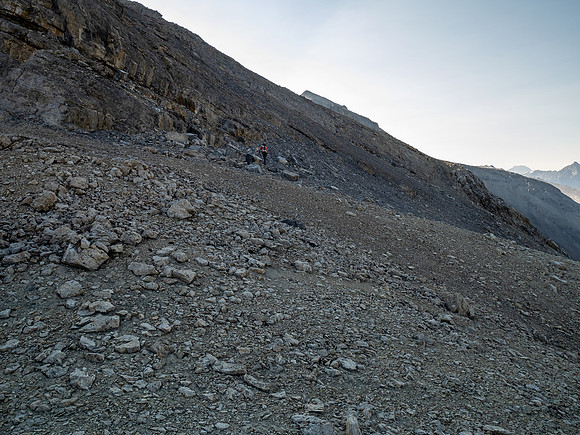 Scrambling up the NW ridge of Skye Peak.