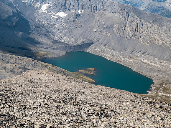 Descending towards Wilcox Lake from Skye Peak.