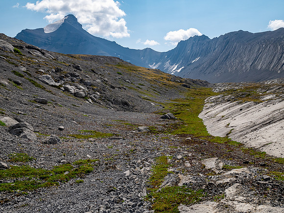 Hiking the north route from Wilcox Lake / Pass to Tangle Falls.