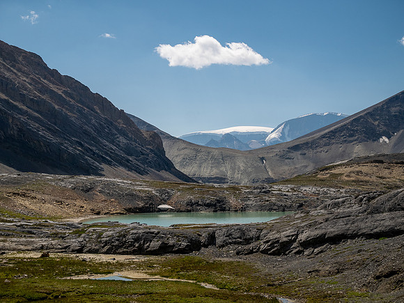 Hiking past the Beauty Lakes south of Mount Wurzburg.