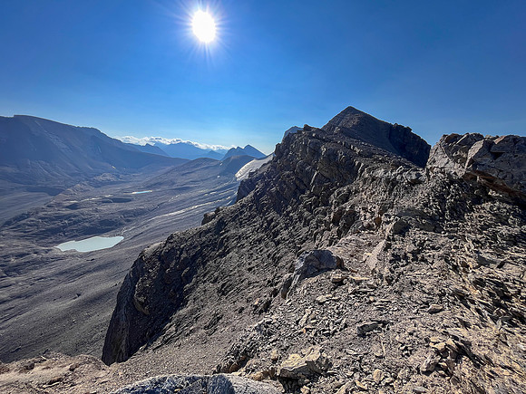 Scrambling up the NW ridge of Skye Peak.