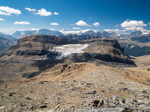 Hiking up Mount Struan's SW ridge.