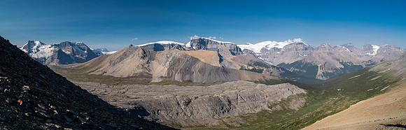 Views over Wilcox Pass to the Columbia Icefields.