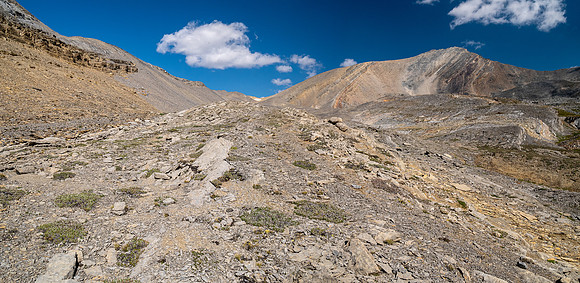 Hiking towards Mount Struan's SW ridge.