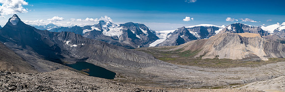 Descending towards Wilcox Lake from Skye Peak.
