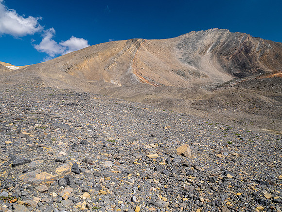 Hiking up Mount Struan's SW ridge.