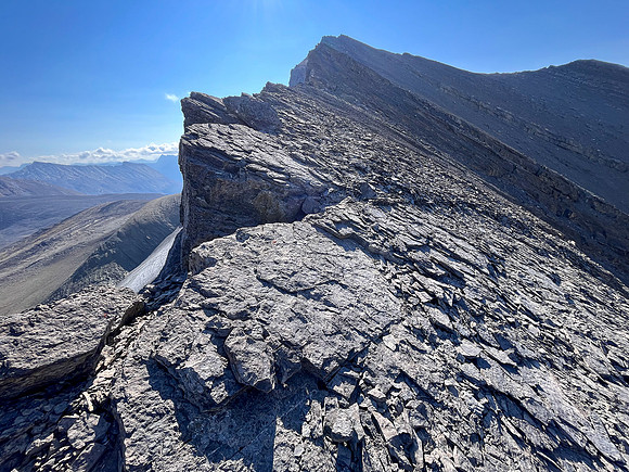 Scrambling up the NW ridge of Skye Peak.