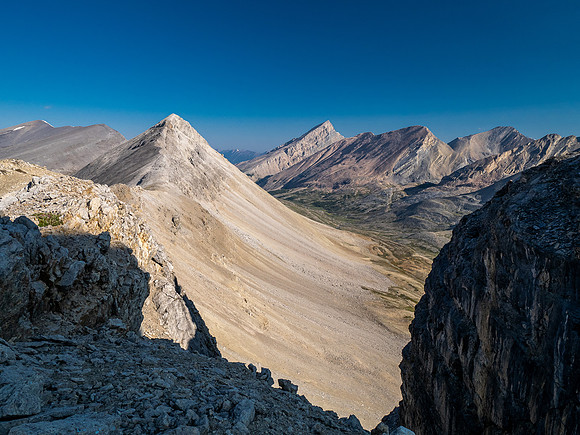 Scrambling up the NW ridge of Skye Peak.