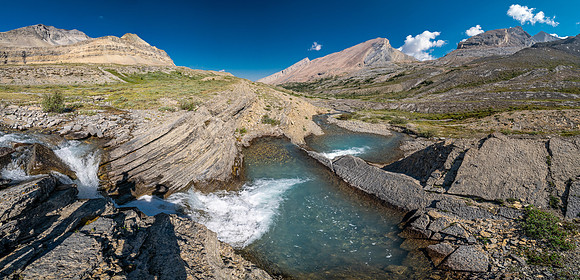 Crossing Beauty Creek.