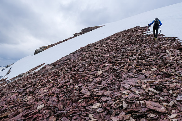Approaching the striking red colored summit.
