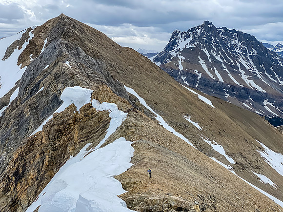 Returning down the SE ridge of Red Man Mountain.