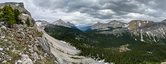 Views from the headwall down Currie Creek past Mount Currie and Warre / Vavasour (R).