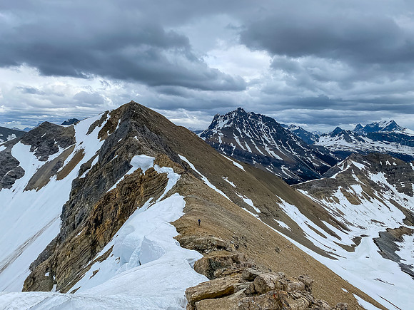 Returning down the SE ridge of Red Man Mountain.