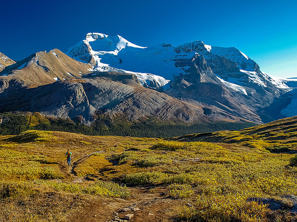 Rod descends back to hwy #93 with impressive scenery all around him.