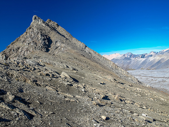 The terrain gets a bit more 'moderate' from the lower shoulder to the summit.