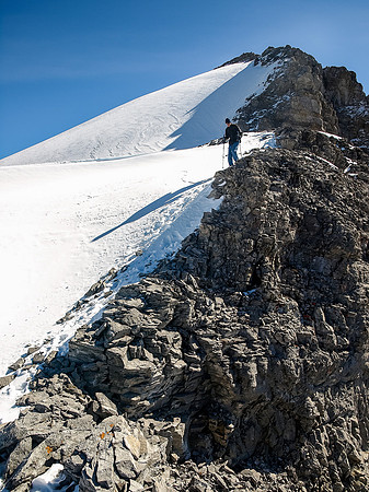 Looking back at the glacier / ridge to the summit.
