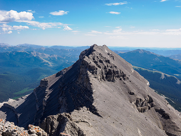 The east peak of Battleship looks lower than the west one (and it is).