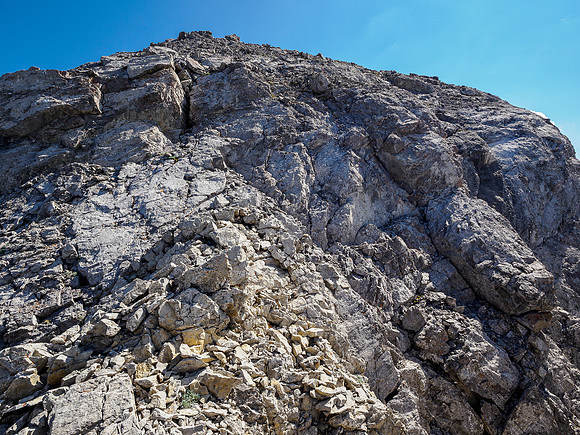 A moderate face scramble to the summit.
