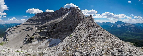 View back to the NE (L) and NW ridges.