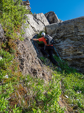 We got a bit silly lower down as we were sick of traversing the slick vegetation. We eventually backed off the muddy slabs and traversed further west.