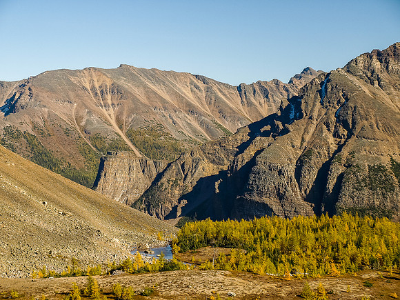 Exiting Larch Valley.