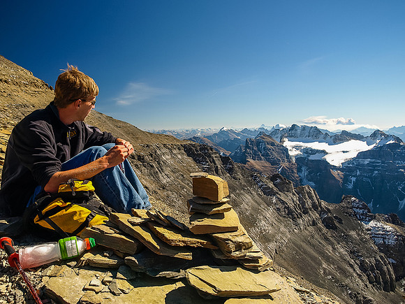 Taking a break above the yellow band.