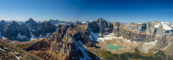 Mind blowing views from the shoulder of Temple over Pinnacle and Eiffel to Hungabee & Horseshoe Lake