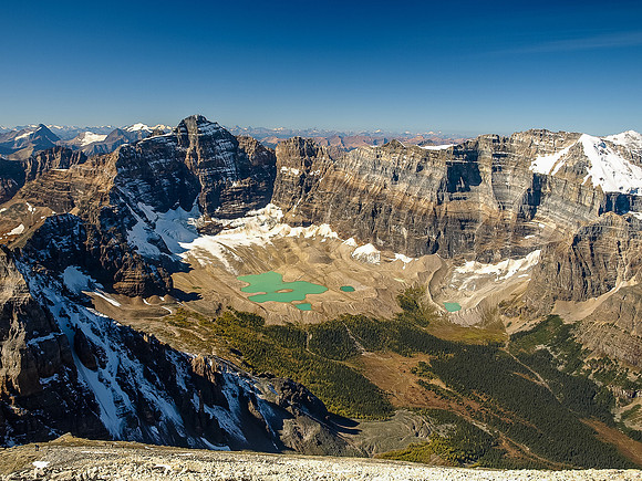 Incredible views of the Horseshoe Lakes and Paradise Valley.