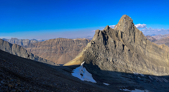 Ascending the south ridge of Mount Fuhrer.