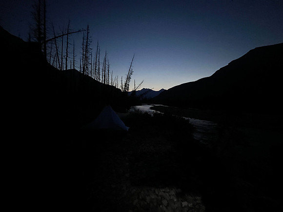Hiking along the Siffleur River towards the Porcupine Creek crossing.