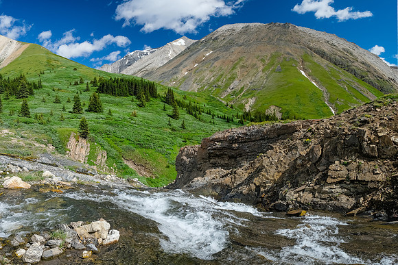Crossing the north branch of Littlehorn Creek on route to Hangman's south bowl.