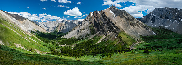 Hiking out of the south bowl towards Littlehorn Peak.