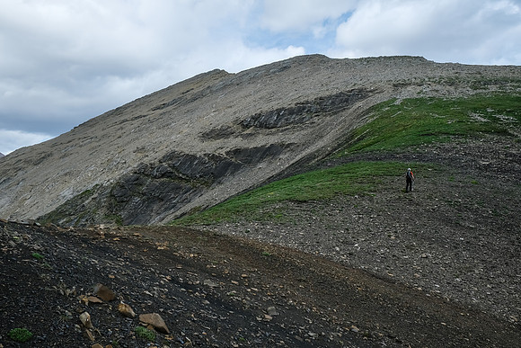 Scrambling Littlehorn Peak.