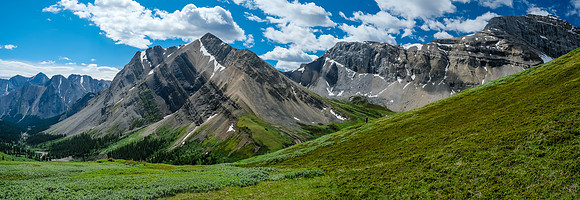 Views back to Littlehorn Peak.
