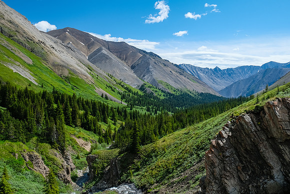 Crossing the north branch of Littlehorn Creek on route to Hangman's south bowl.