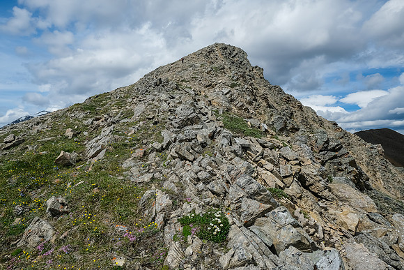 Scrambling Littlehorn Peak.